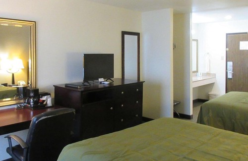Del Camino Hotel | Quality Inn Longmont