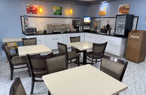 Manitowoc Hotel | Quality Inn Manitowoc