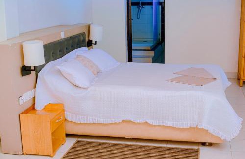 Nyanza Bed & Breakfast | Quality Inn Motel, Nyanza