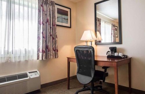 West Milton Hotel | Quality Inn New Columbia-Lewisburg