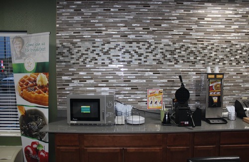 North Vernon Hotel | Quality Inn North Vernon near Hwy 50