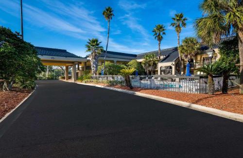 Doctors Inlet Hotel | Quality Inn Orange Park Jacksonville