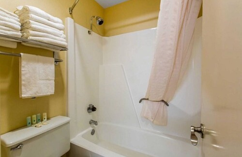 Ozona Hotel | Quality Inn Ozona I-10