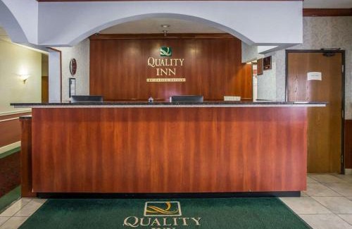 Peru Hotel | Quality Inn Peru near Starved Rock State Park