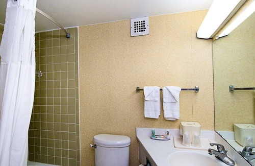 New Market Hotel | Quality Inn Shenandoah Valley
