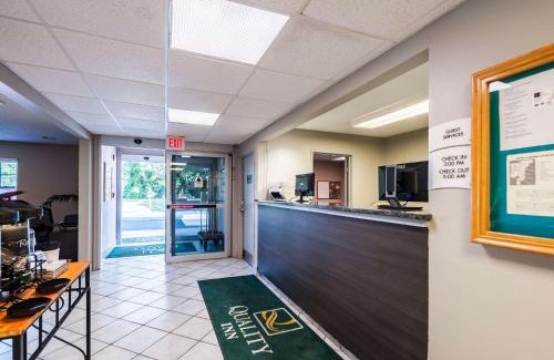 Solomons Hotel | Quality Inn Solomons - Beacon Marina