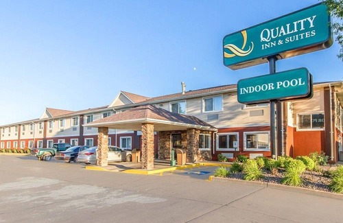 Eau Claire Hotel | Quality Inn & Suites