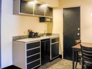 Mobile Hotel | Quality Inn & Suites at Airport Blvd I-65