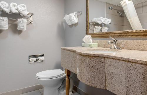 Avoca Hotel | Quality Inn & Suites Bedford West