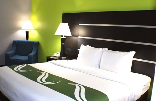 Avoca Hotel | Quality Inn & Suites Bedford West