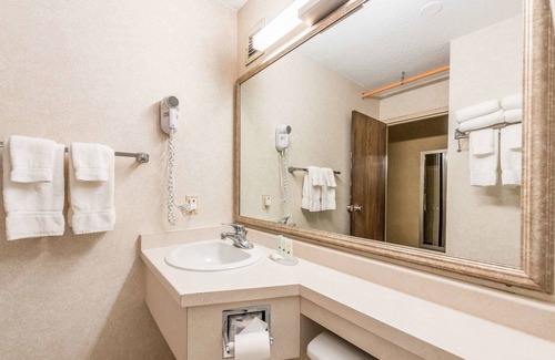 Brainerd Hotel | Quality Inn & Suites Brainerd