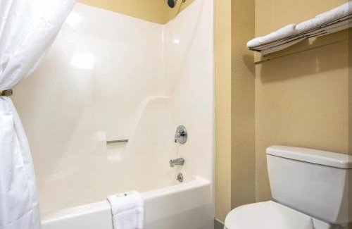 Brandenburg Hotel | Quality Inn & Suites Brandenburg - Fort Knox