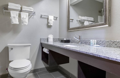 Brownsburg Hotel | Quality Inn & Suites Brownsburg - Indianapolis West