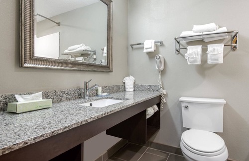 Brownsburg Hotel | Quality Inn & Suites Brownsburg - Indianapolis West