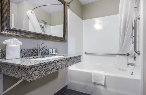 Brownsburg Hotel | Quality Inn & Suites Brownsburg - Indianapolis West