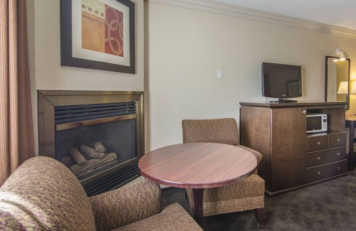 High Level Hotel | Quality Inn & Suites