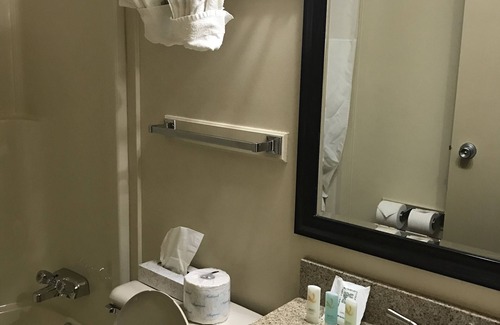 High Level Hotel | Quality Inn & Suites