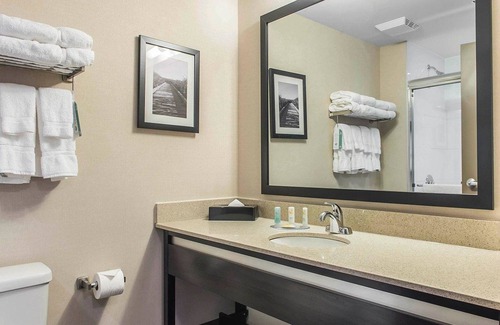 Kingston Hotel | Quality Inn & Suites