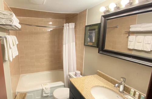 Fallsview Hotel | Quality Inn & Suites