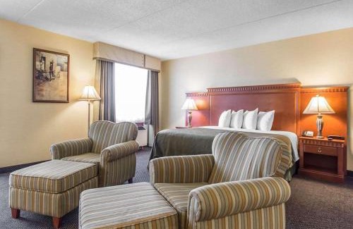 Algoma District Hotel | Quality Inn & Suites Bay Front