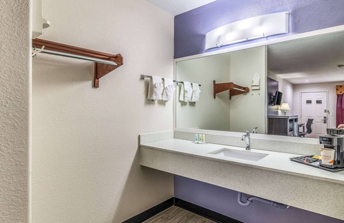 Canton Hotel | Quality Inn & Suites Canton