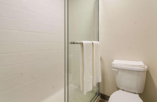 Old East Dallas Hotel | Quality Inn & Suites Dallas-Cityplace