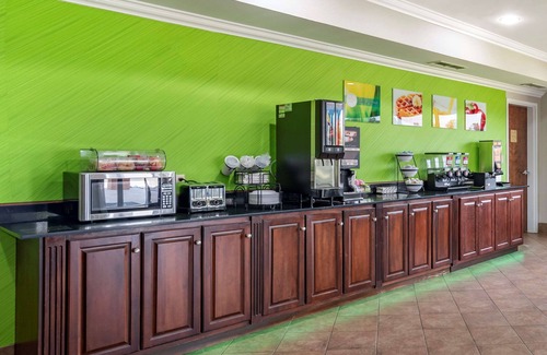 Demopolis Hotel | Quality Inn & Suites Demopolis