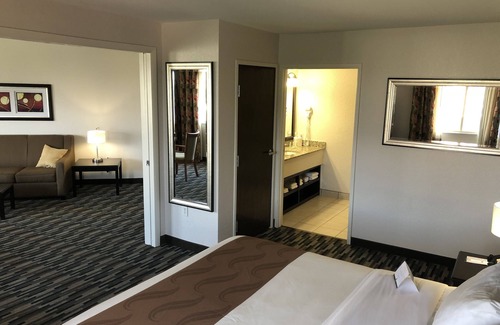 Dupont Hotel | Quality Inn & Suites Denver International Airport
