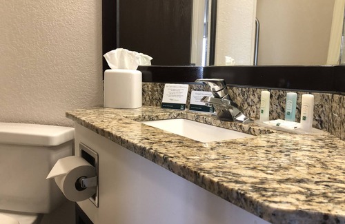 Dupont Hotel | Quality Inn & Suites Denver International Airport