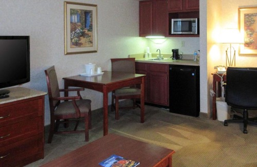 Broadbent Business Park Hotel | Quality Inn & Suites Downtown - University Area