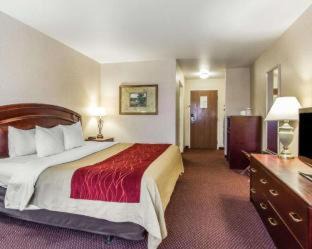 Fort Madison Hotel | Quality Inn & Suites Fort Madison near Hwy 61