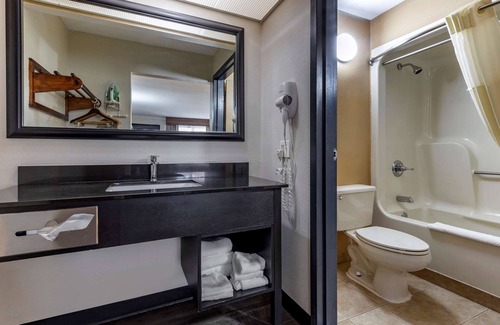 Columbia Hotel | Quality Inn & Suites Ft. Jackson Maingate