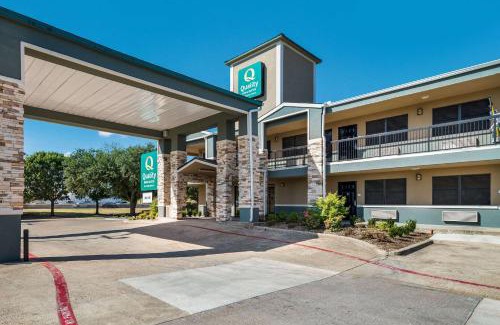 Garland Hotel | Quality Inn & Suites Garland - East Dallas
