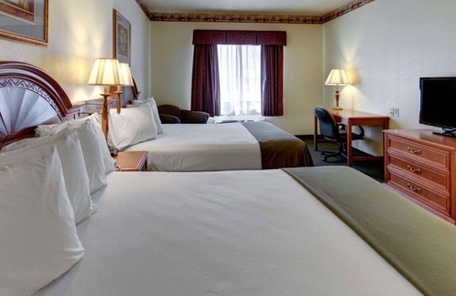 Glen Rose Hotel | Quality Inn & Suites Glen Rose