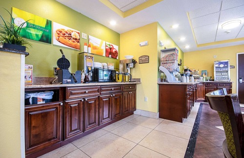 Glenmont Hotel | Quality Inn & Suites Glenmont - Albany South