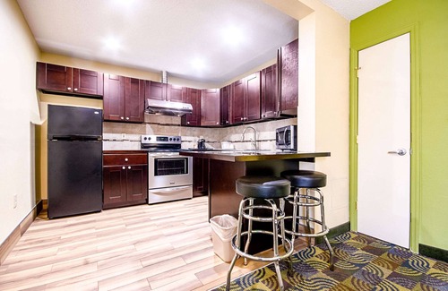 Glenmont Hotel | Quality Inn & Suites Glenmont - Albany South