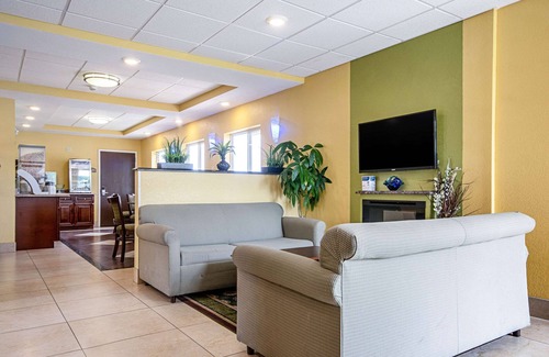 Glenmont Hotel | Quality Inn & Suites Glenmont - Albany South