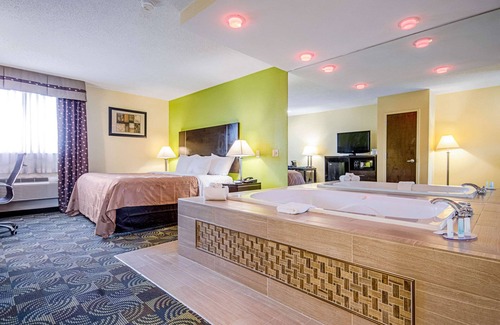 Glenmont Hotel | Quality Inn & Suites Glenmont - Albany South