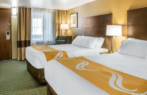 Houghton Hotel | Quality Inn & Suites Houghton Downtown