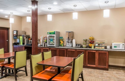 Houghton Hotel | Quality Inn & Suites Houghton Downtown