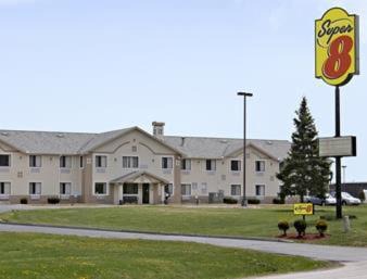 Howe Hotel | Quality Inn & Suites Howe - Sturgis