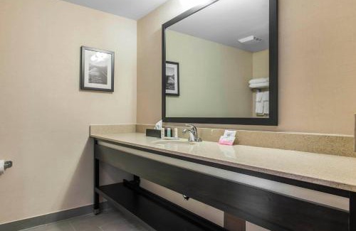 Kingston Hotel | Quality Inn & Suites Kingston