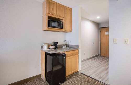 Lodi Hotel | Quality Inn & Suites Lodi I-90