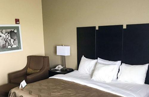 Mendota Hotel | Quality Inn & Suites Mendota near I-39
