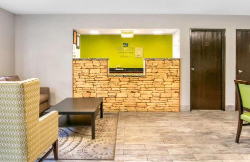 Metropolis Hotel | Quality Inn & Suites Metropolis I-24