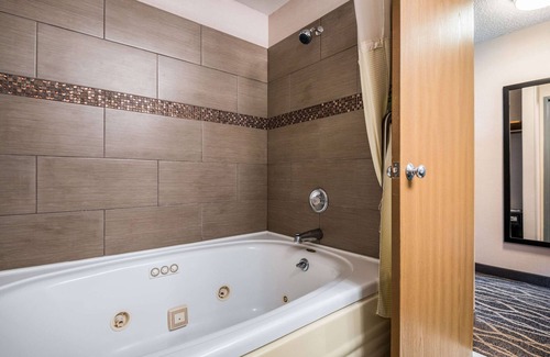 Grant Creek Hotel | Quality Inn & Suites Missoula Westside