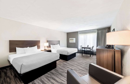 Munising Hotel | Quality Inn & Suites Munising