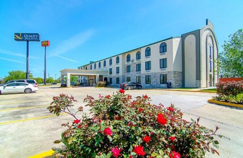 Gonzales Hotel | Quality Inn & Suites Near Tanger Outlet Mall