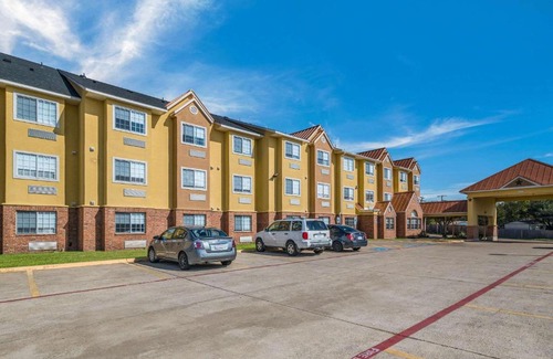 Mesquite Hotel | Quality Inn & Suites North Mesquite I-30