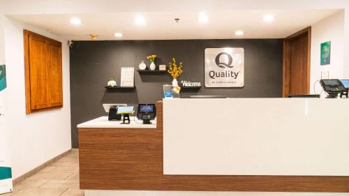 Oakwood Village Hotel | Quality Inn & Suites Oakwood Village - Cleveland South